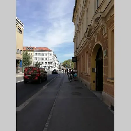 Apartment Easy Living In Center +free Parking Laibach