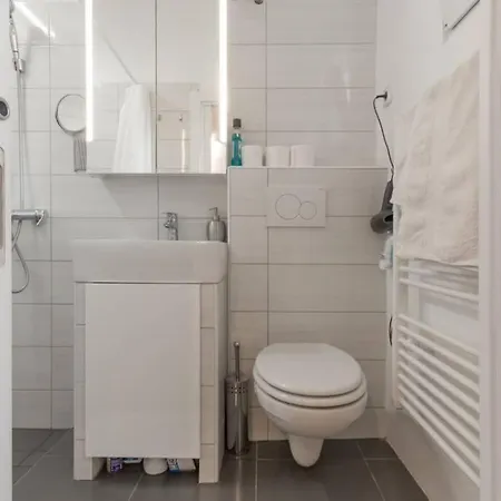 Apartment Easy Living In Center +free Parking *